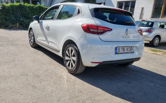 Renault Clio Hybrid 1.6 România